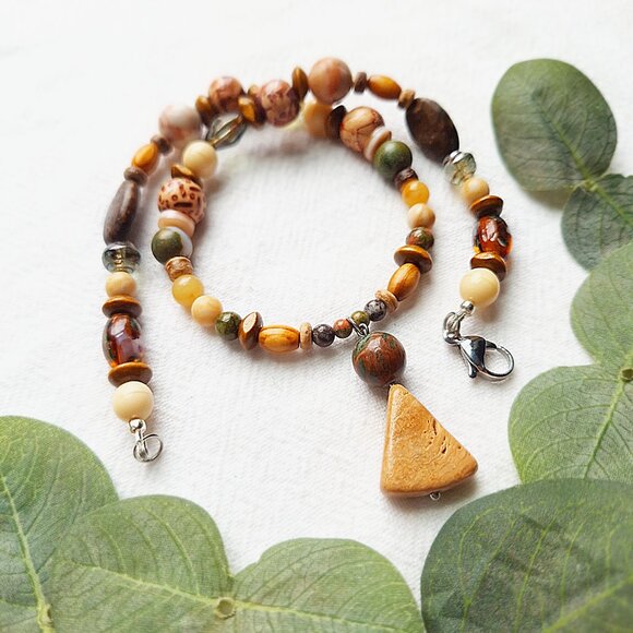 Goblincore Gemstone Beaded Necklace, Woodland Hippie Pendant Necklace, Bohemian - Picture 3 of 12